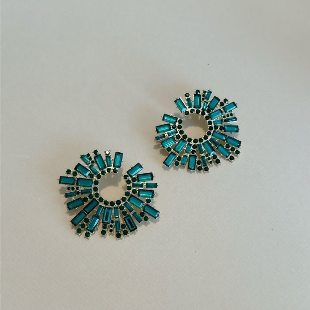 Green crystal earrings M975